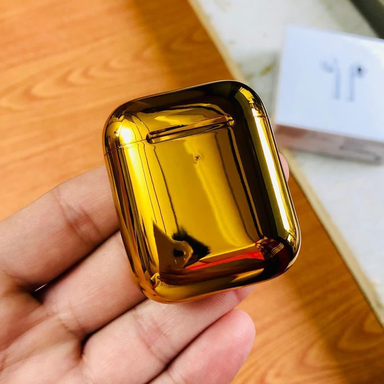 Golden colour online airpods